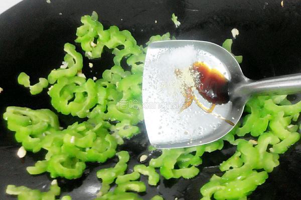 苦瓜鸡蛋的做法图解8