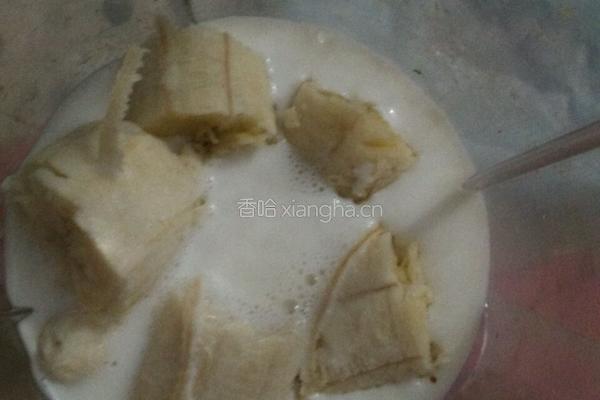 香蕉牛奶的做法图解3