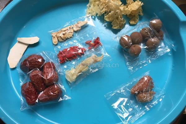 清炖蘑菇土鸡的做法图解2