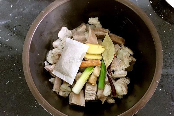 高压锅炖牛肉的做法图解4