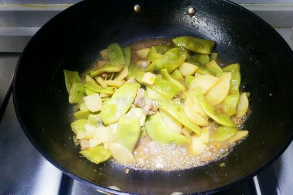 土豆炖油豆角的做法图解7