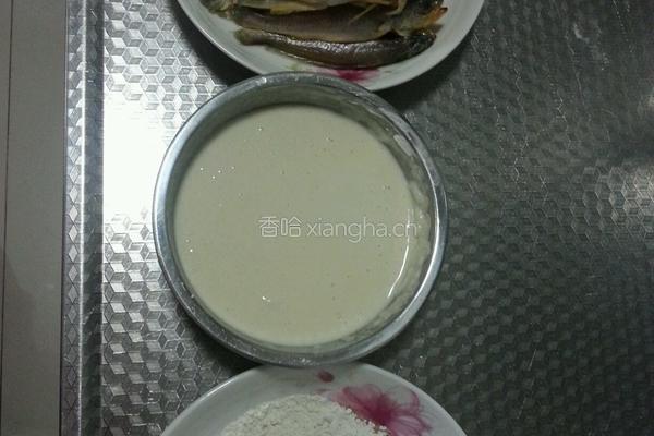 炸小黄鱼的做法图解5