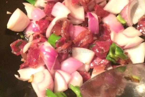 牛肉炒洋葱的做法图解3