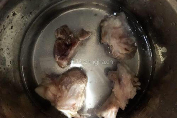 筒骨冬瓜汤的做法图解3
