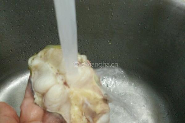 鲶鱼炖豆腐的做法图解3