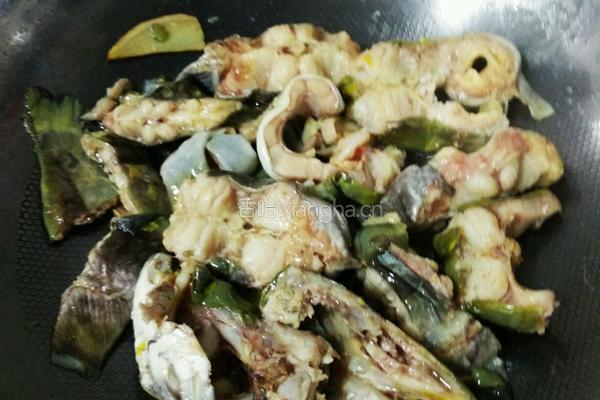 鱼炖豆腐的做法图解7