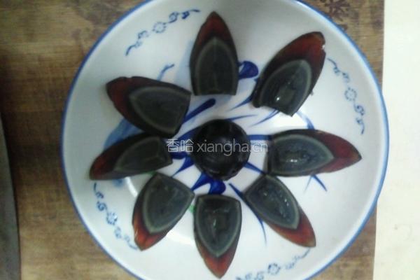酸辣松花蛋的做法图解5