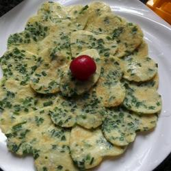 韭菜虾皮鸡蛋饼的做法[图]