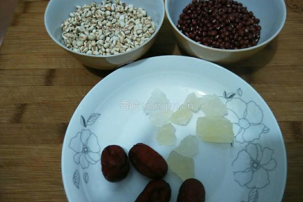薏米红豆粥的做法图解1