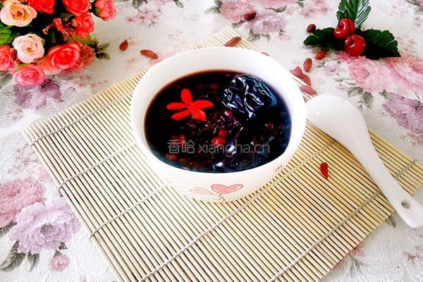 红豆黑米美颜粥的做法图解3