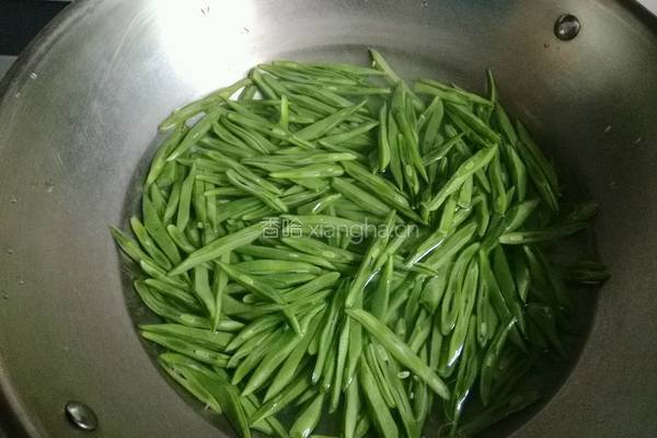 干煸芸豆丝的做法图解3