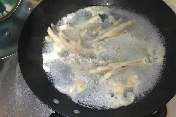电饭煲卤鸡爪的做法图解2