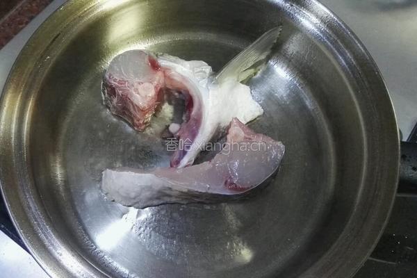 西红柿豆腐煎煮鱼的做法图解2