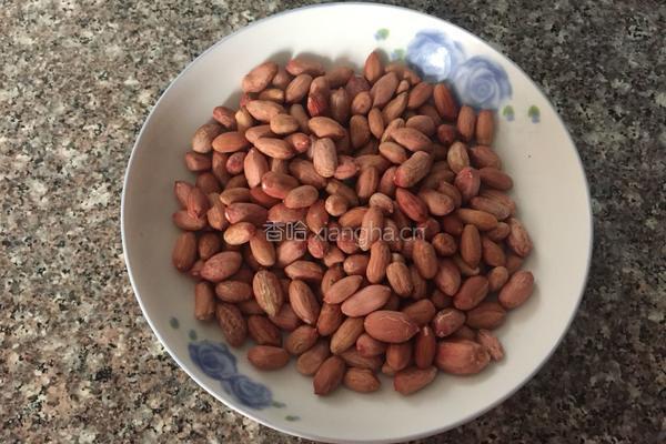 咸香炸花生米的做法图解2