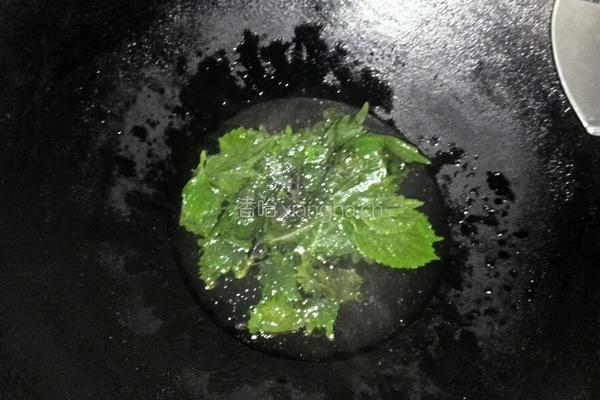 凉拌紫苏叶的做法图解2