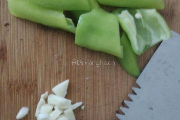 辣椒炒香菇的做法图解1