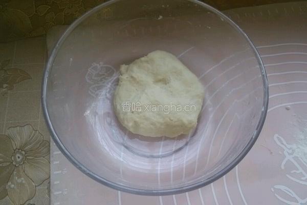 韭菜水煎包的做法图解1