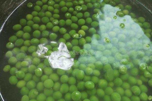 肉沫豌豆的做法图解1