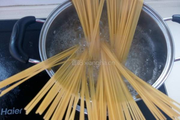 番茄肉末意大利面的做法图解1