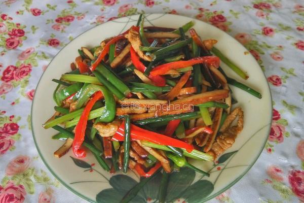 韭菜苔炒肉丝的做法图解5