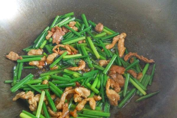 韭菜苔炒肉丝的做法图解3