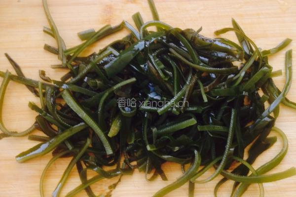 土豆拌海带丝的做法图解2