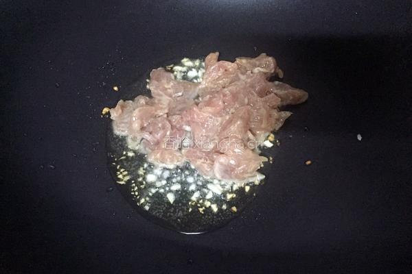 青椒黄瓜炒肉的做法图解4