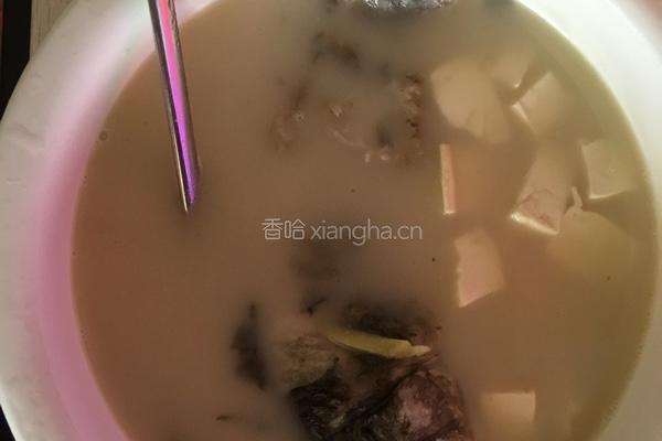 鲫鱼豆腐汤