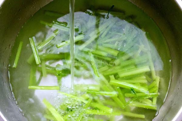 芹菜爆虾尾的做法图解8