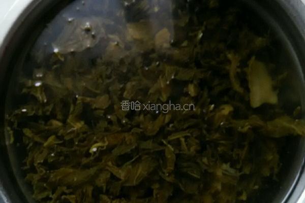 酸菜肥肠的做法图解3