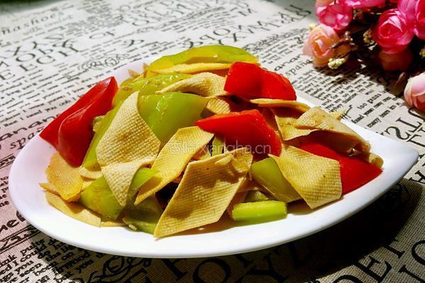 青椒炒豆腐皮的做法图解7