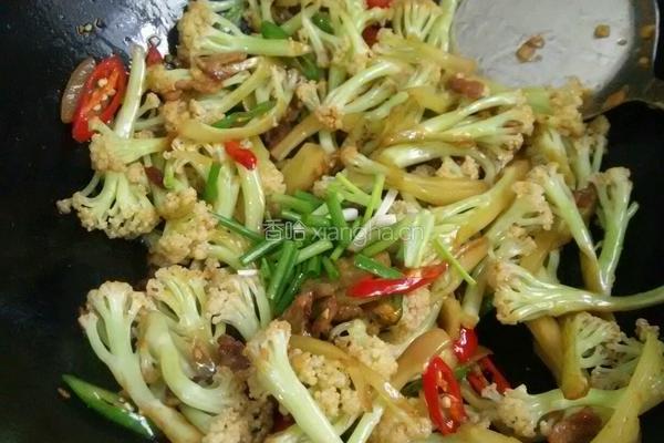 五花肉炒花菜的做法图解9