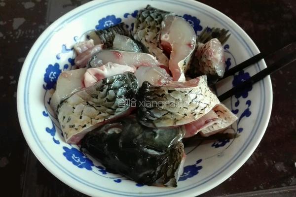 黄焖鱼的做法图解2