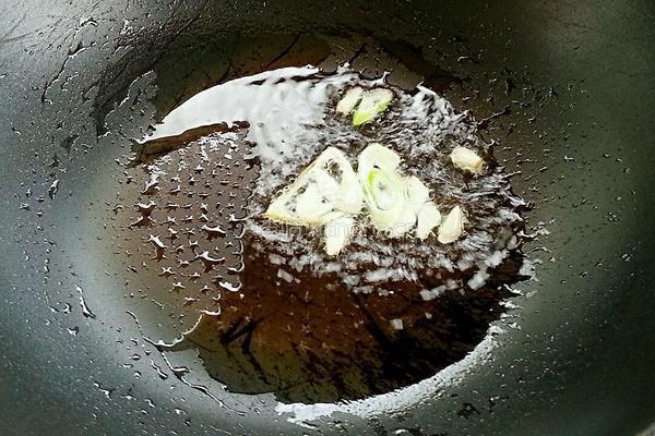 白果炒芹菜的做法图解7
