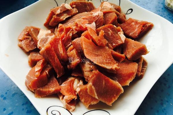 西红柿牛肉炖土豆的做法图解1