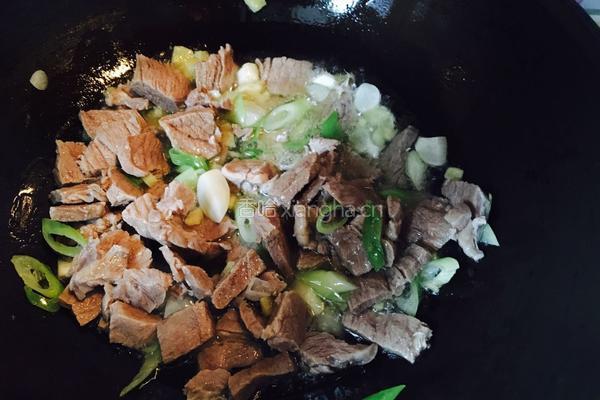 西红柿牛肉炖土豆的做法图解7
