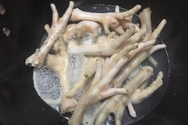 红烧鸡翅鸡爪的做法图解2