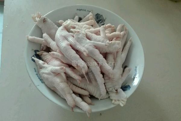 美味卤鸡爪的做法图解1