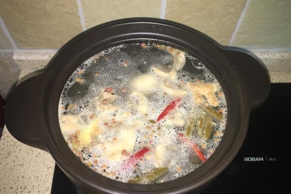 酸萝卜老鸭粉丝汤的做法图解3