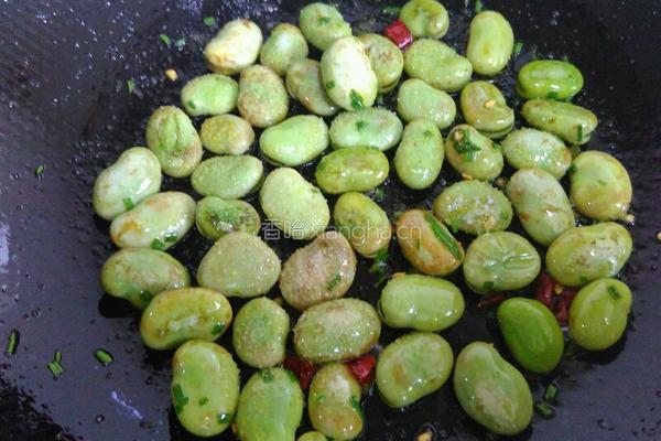 葱炒蚕豆的做法图解5