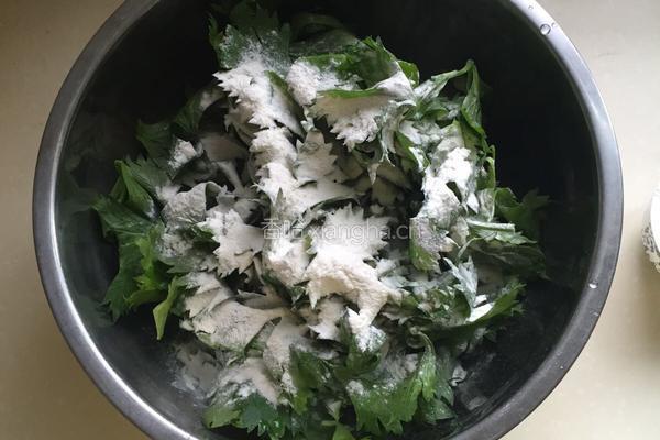 粉蒸芹菜叶的做法图解2