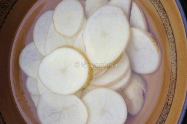 番茄土豆炒鸡蛋的做法图解2