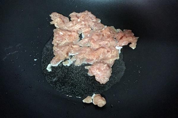 金针菇炒肉丝的做法图解3