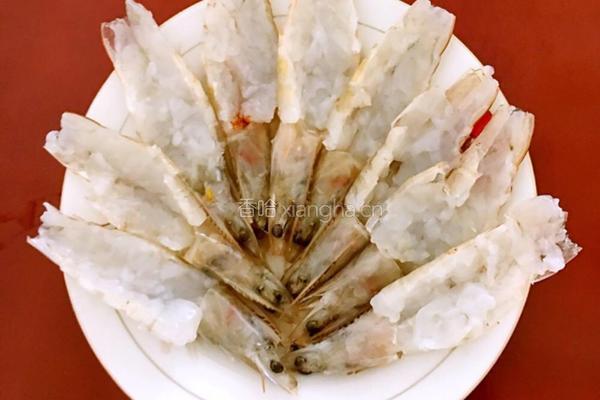 《蒜蓉蒸虾》的做法图解7