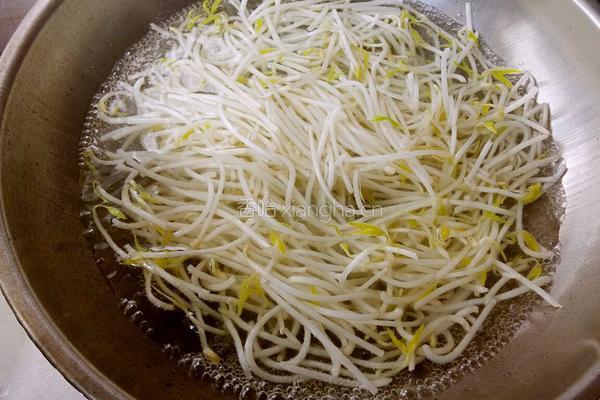 豆芽拌三丝的做法图解3