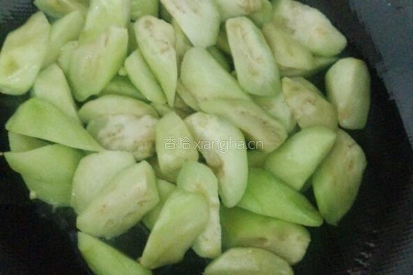 杭椒炒茄子的做法图解2