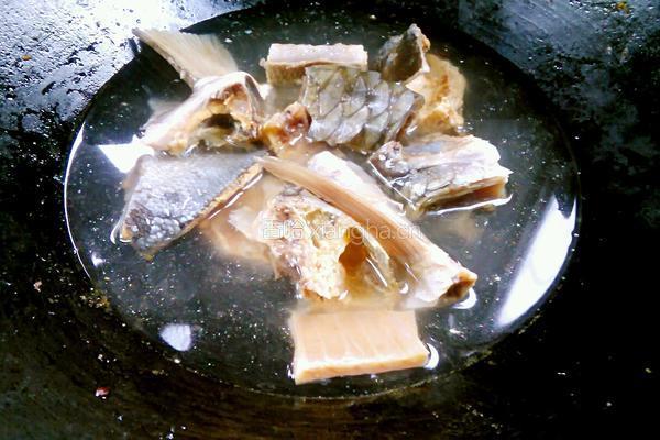 咸鱼茄子煲的做法图解2