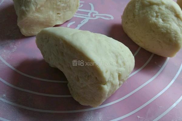花朵甜面包的做法图解3