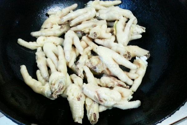 泡椒鸡爪的做法图解3