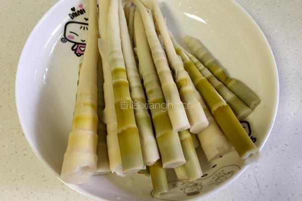 瘦肉炒竹笋的做法图解1